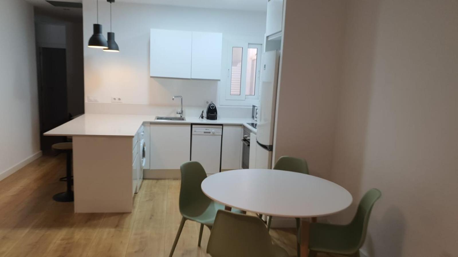 Gaudi Street Apartments Сиджес Экстерьер фото